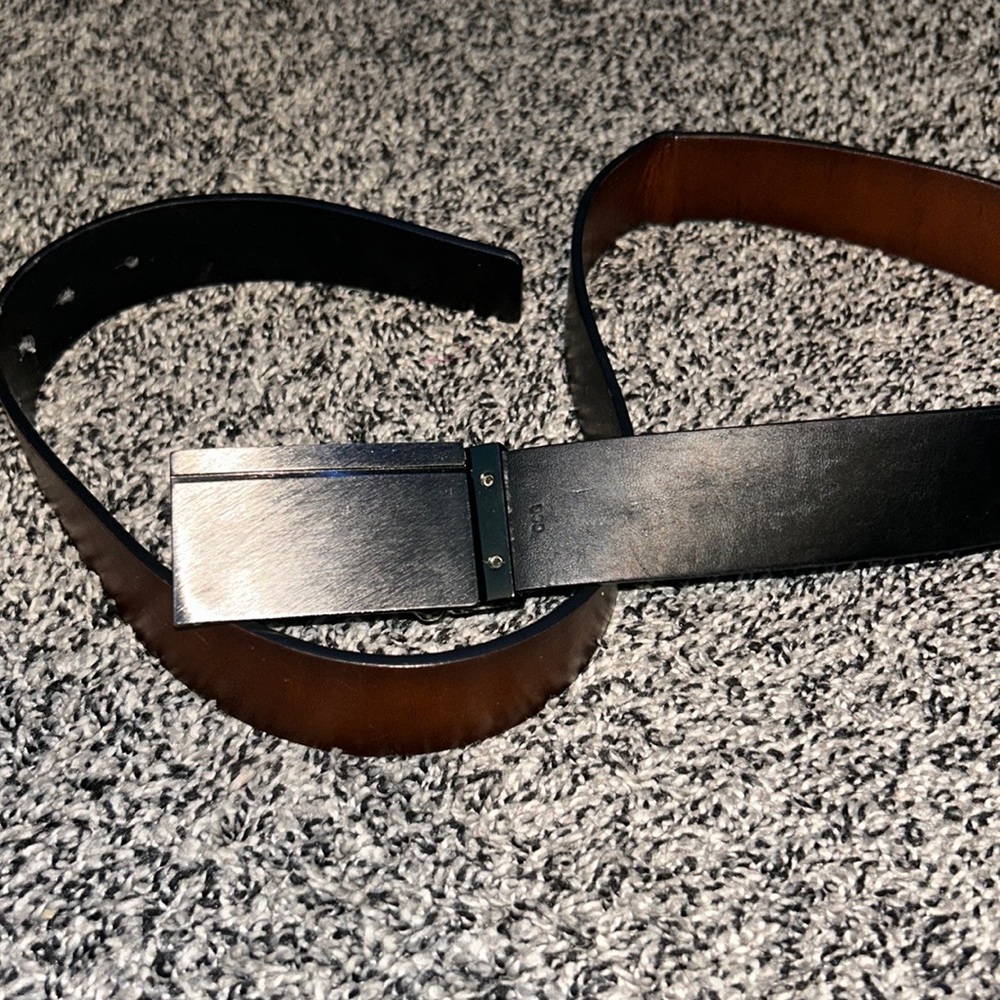 Reversible belt